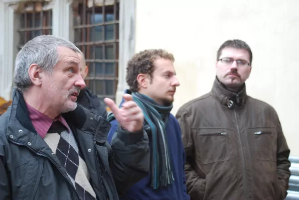 PhDr. Luboš Antonín při výkladu - ŠH V, Bečov, 2010 